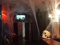 Ambiente der FKK World in Halloweenlook